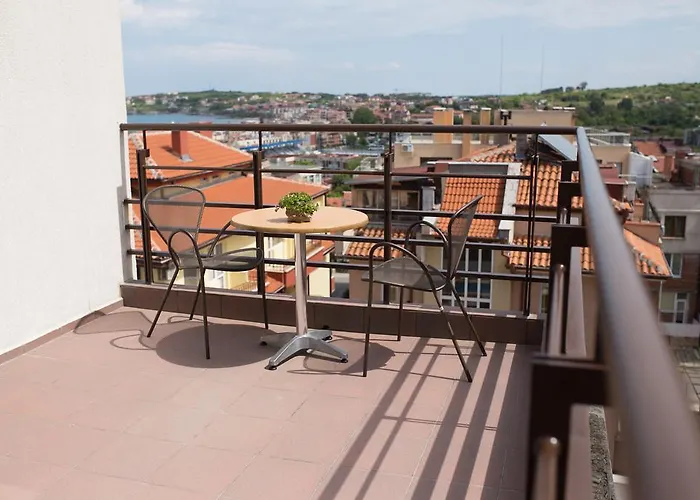 Ema Hotel