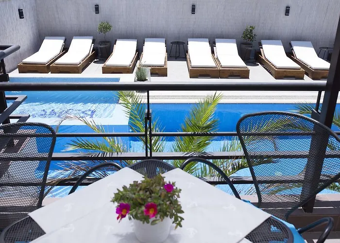 Ema Hotel